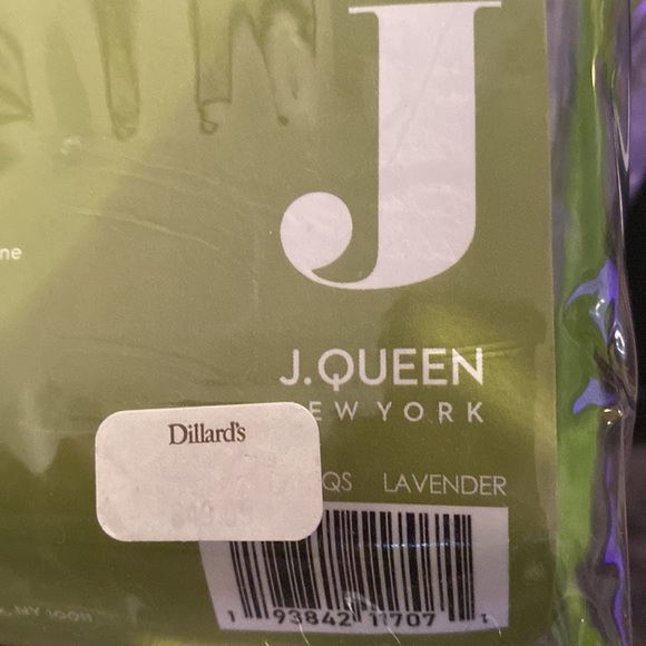 J.QUEEN
NEW YORK CASPIAN QUILTED EURO SHAM, 26” x 26”, LAVENDER - Picture 8 of 11